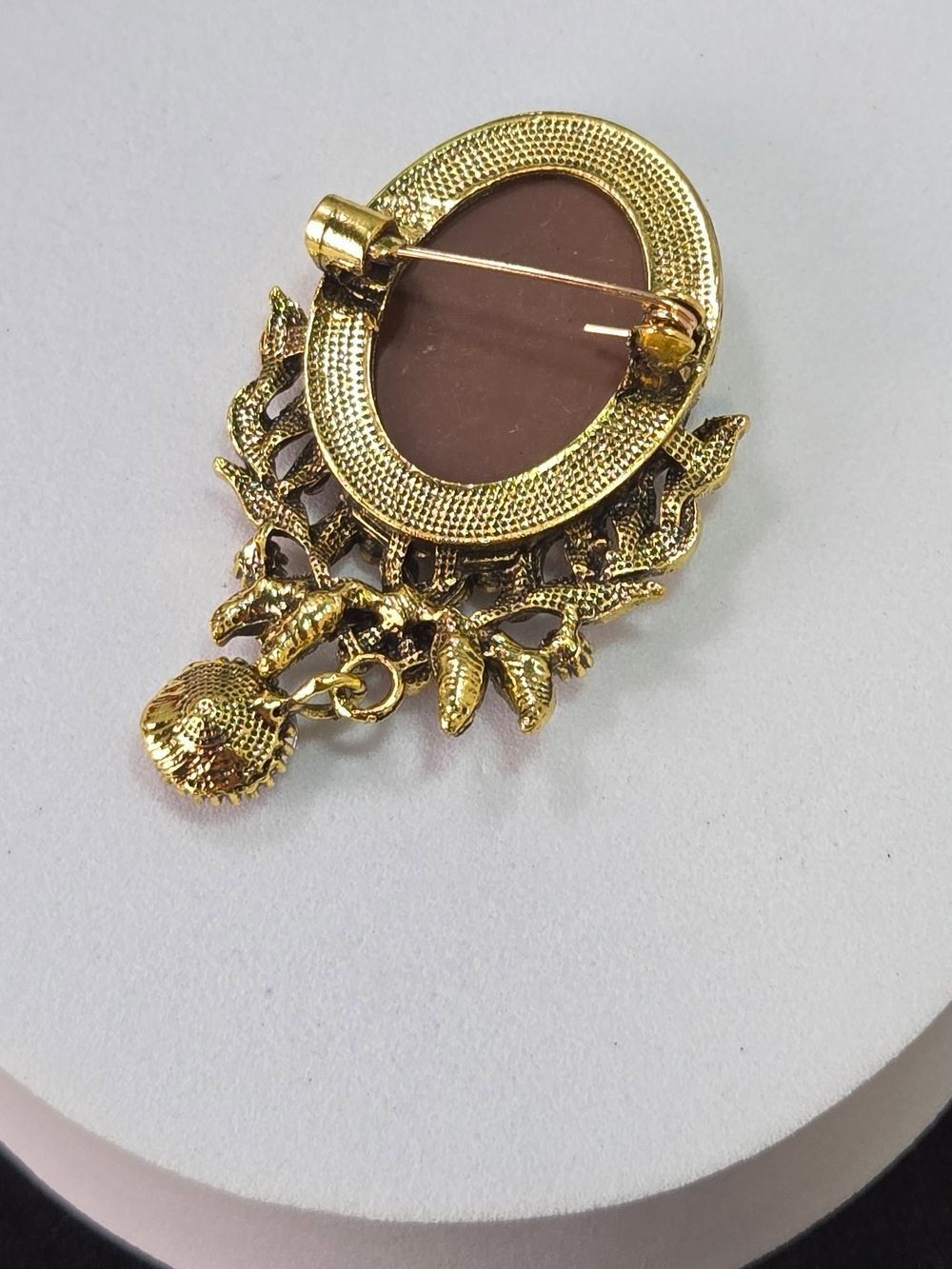 Vintage Cameo Brooch Victorian Amber Rhinestone Drop Gold Frame Renaissance Pin - Picture 3 of 4